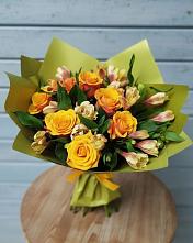 Букет цветов из:  Альстромерии и Розы во Всеволодо-Вильве