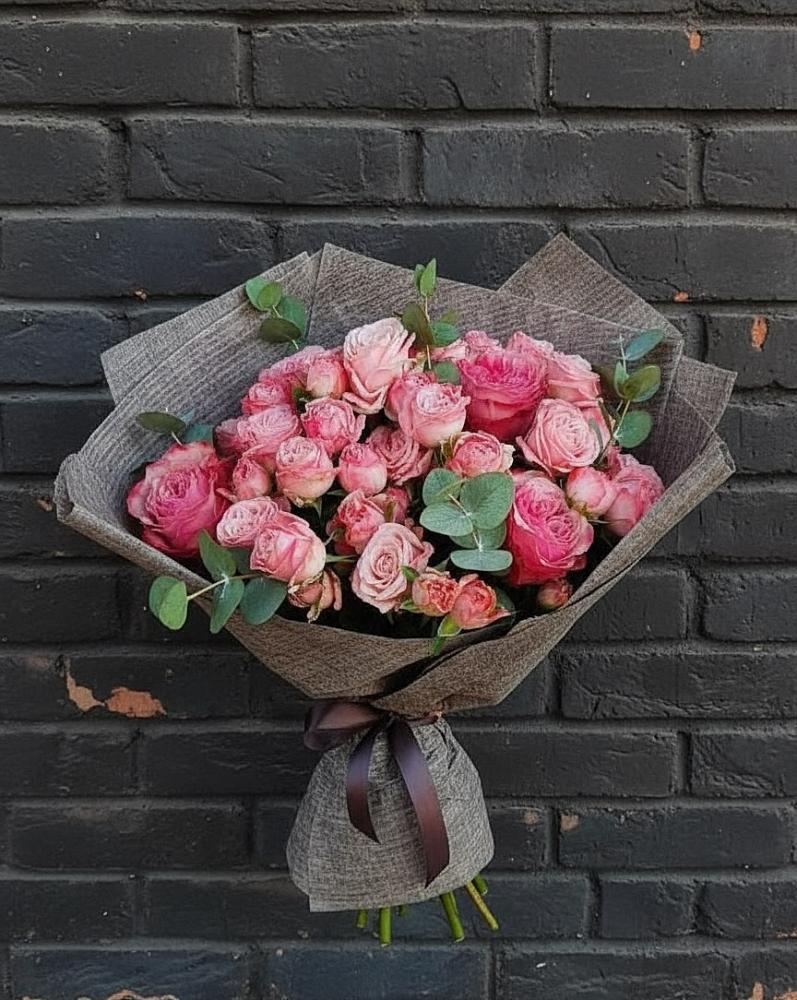 Букет цветов из: Розы во Всеволодо-Вильве