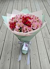 Букет цветов из:  Альстромерии во Всеволодо-Вильве