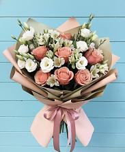 Букет цветов из:  Розы, Альстромерии и Лизиантусы во Всеволодо-Вильве