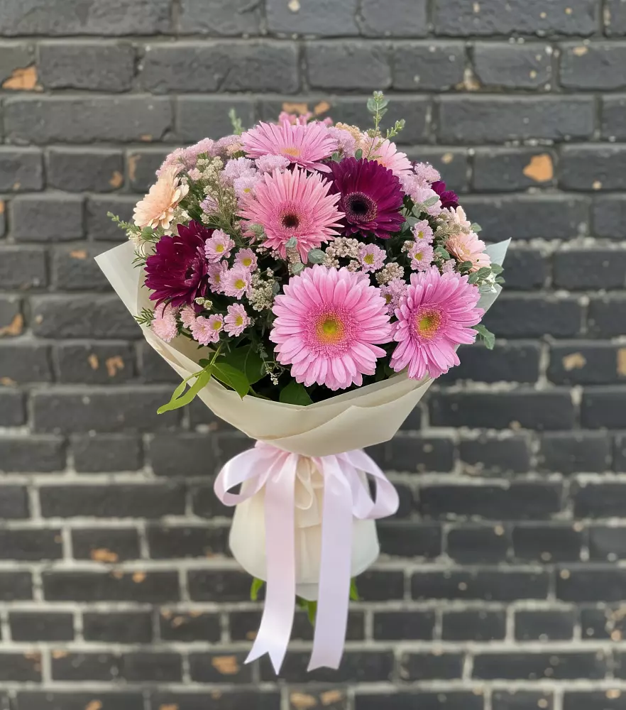 Букет цветов из: Герберы и Хризантемы во Всеволодо-Вильве