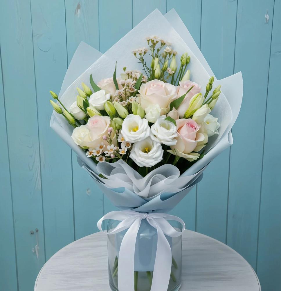 Букет цветов из: Розы и Лизиантусы во Всеволодо-Вильве