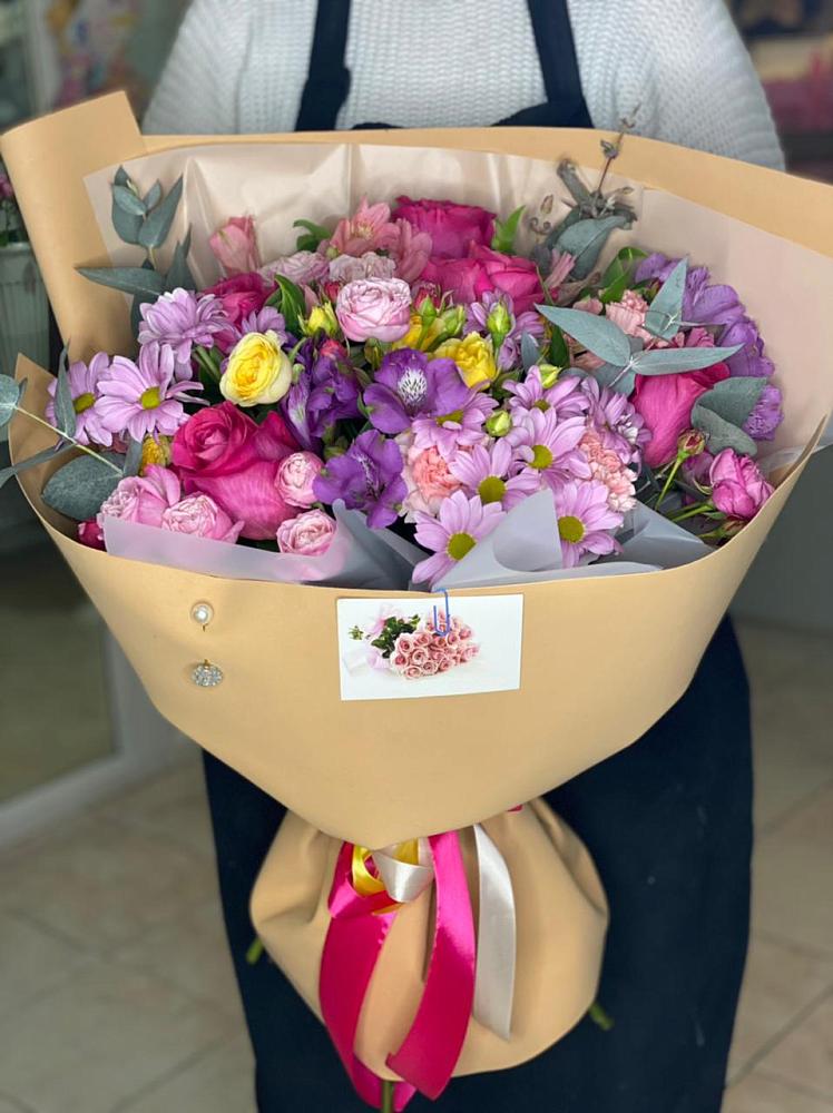 Букет цветов из: Хризантемы, Гвоздики и Альстромерии во Всеволодо-Вильве