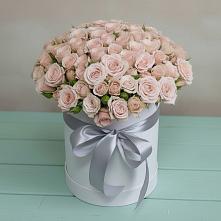 Цветочная композиция из Розы в шляпной коробке во Всеволодо-Вильве