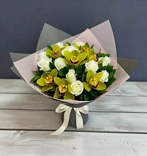 Букет цветов из:  Орхидеи и Розы #REPLACE_PRED# Всеволодо-Вильве