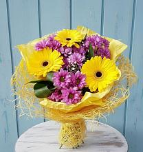 Букет цветов из:  Хризантемы и Герберы во Всеволодо-Вильве