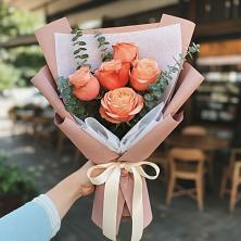 Букет цветов из:  Розы во Всеволодо-Вильве