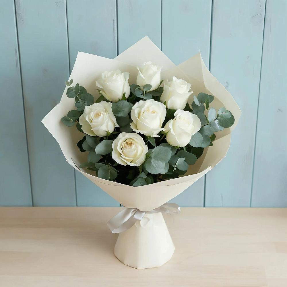 Букет Белые розы в Эвкалипте во Всеволодо-Вильве