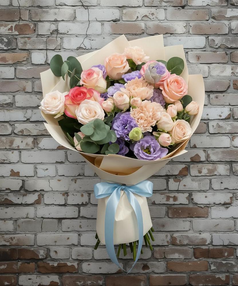 Букет цветов из: Розы, Лизиантусы и Гвоздики во Всеволодо-Вильве