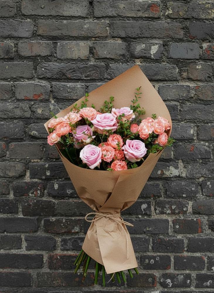 Букет цветов из: Розы во Всеволодо-Вильве