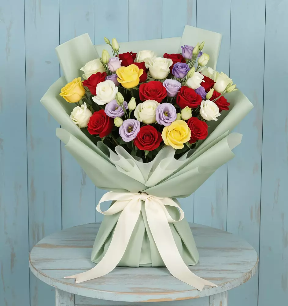 Букет цветов из: Розы во Всеволодо-Вильве