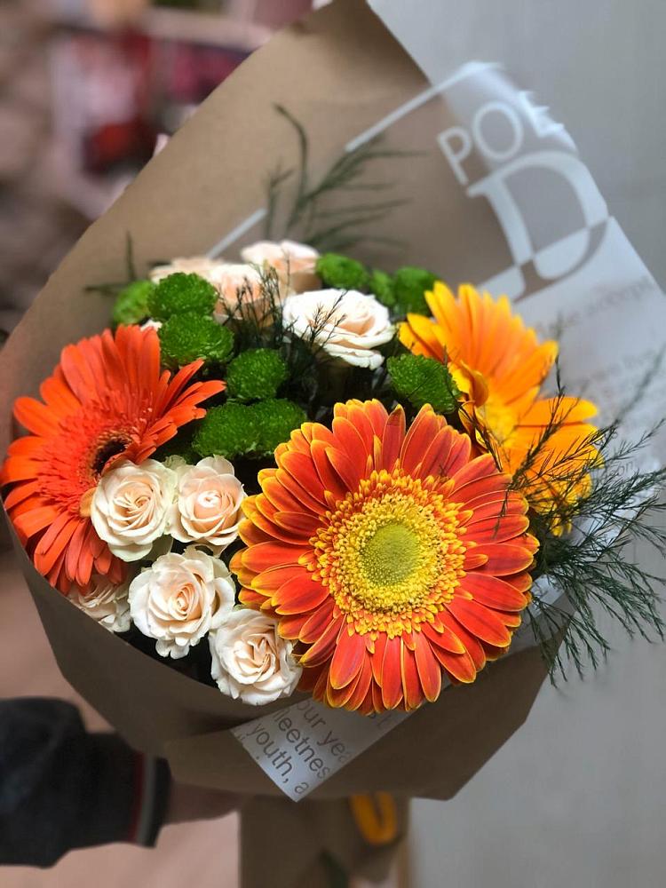 Букет цветов из: Герберы, Хризантемы и Розы во Всеволодо-Вильве