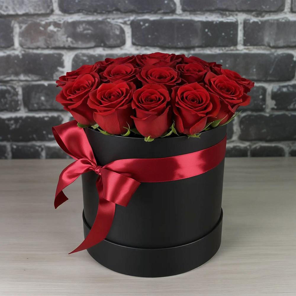 Цветочная композиция из Розы в шляпной коробке во Всеволодо-Вильве