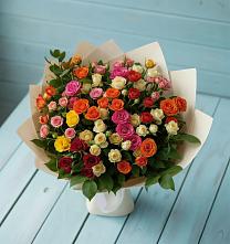 Букет Микс из разноцветных кустовых роз во Всеволодо-Вильве