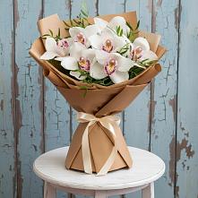 Букет цветов из:  Орхидеи и Розы во Всеволодо-Вильве