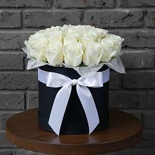 Цветочная композиция из Розы в шляпной коробке во Всеволодо-Вильве